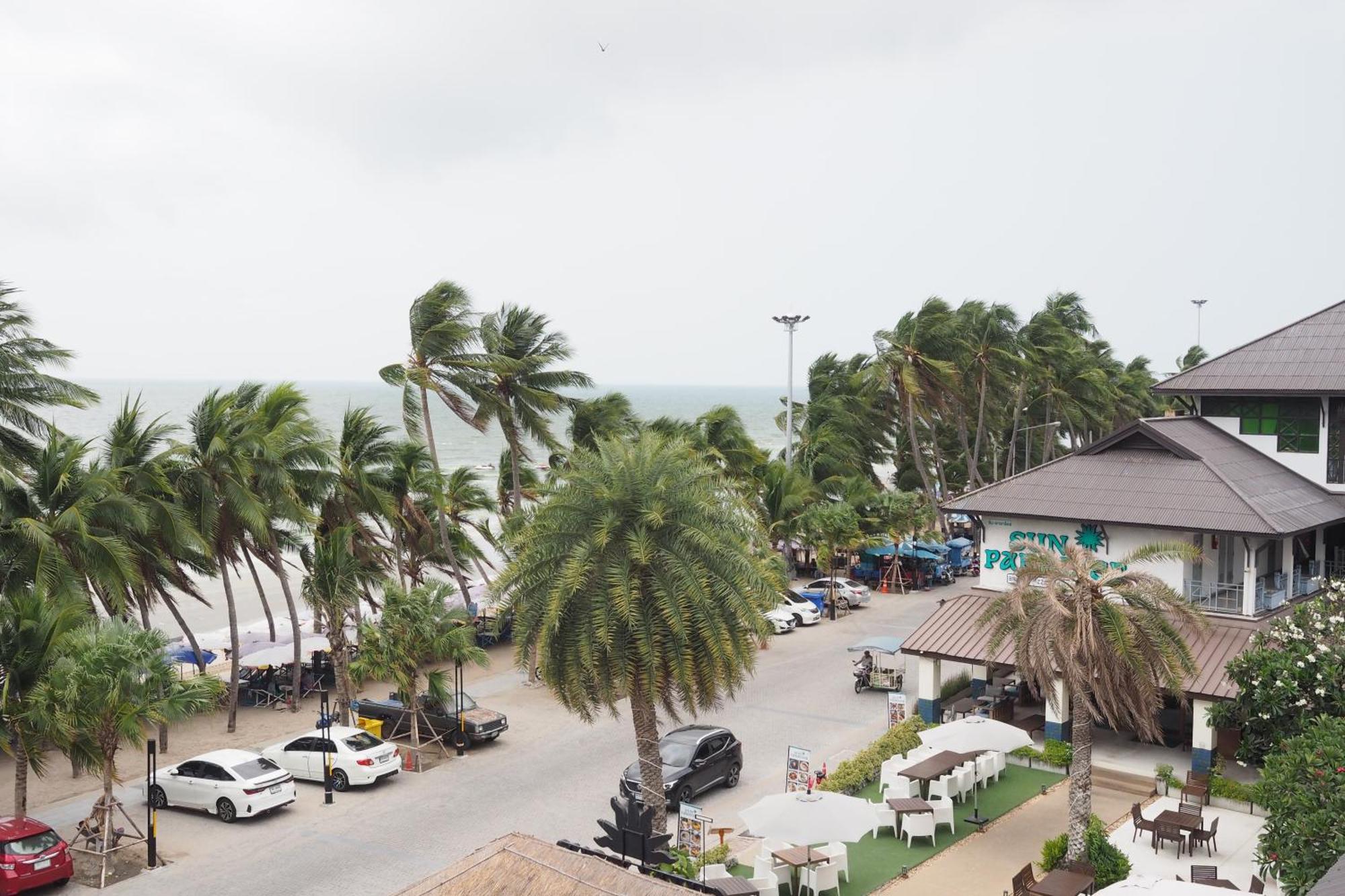 The Beach Bangsaen By Thanthita Next To Wonnapa Beach Free Disney Plus Ngoại thất bức ảnh