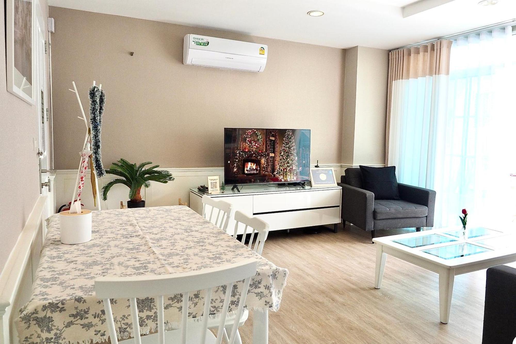 The Beach Bangsaen By Thanthita Next To Wonnapa Beach Free Disney Plus Ngoại thất bức ảnh