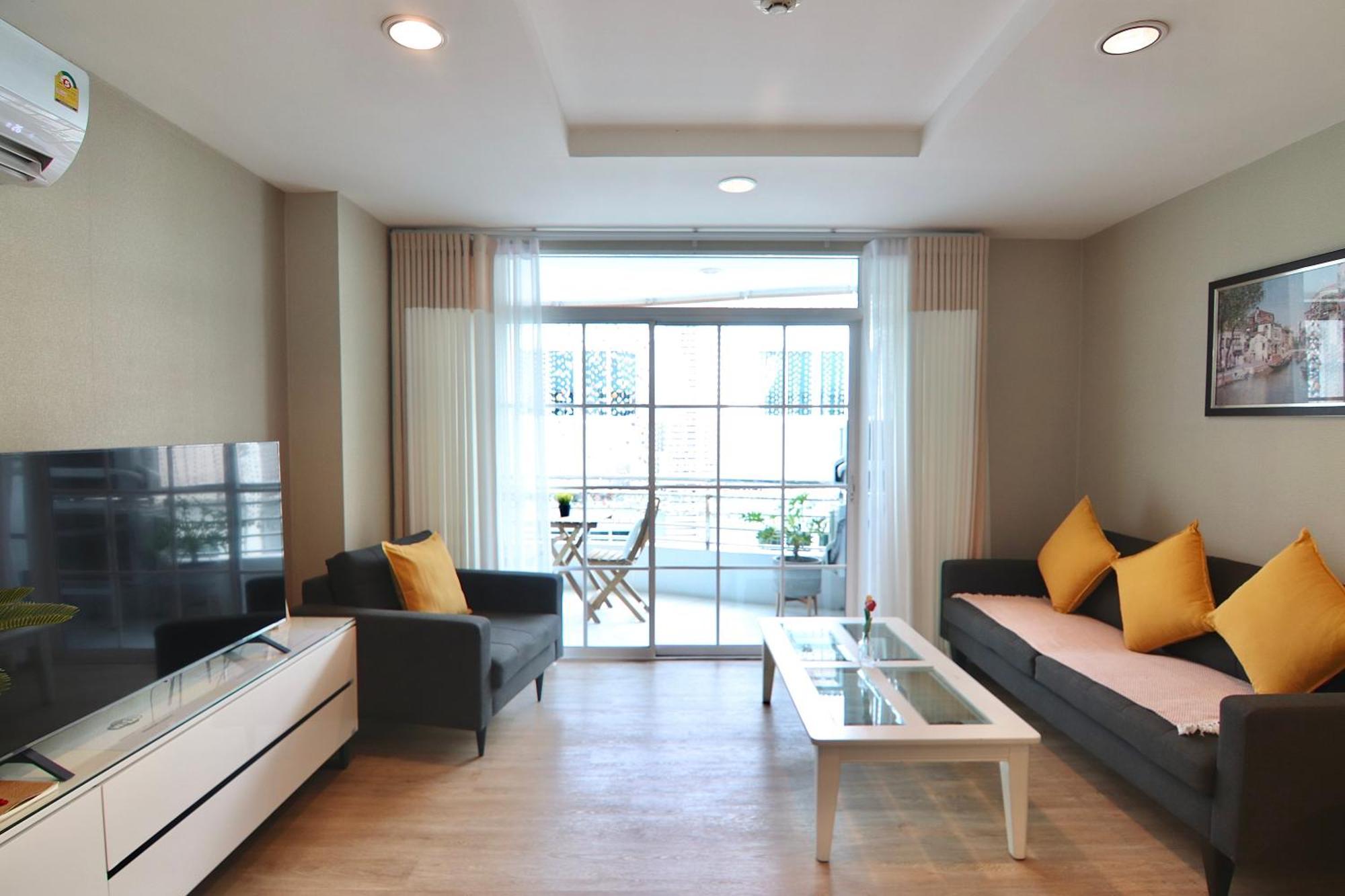The Beach Bangsaen By Thanthita Next To Wonnapa Beach Free Disney Plus Ngoại thất bức ảnh