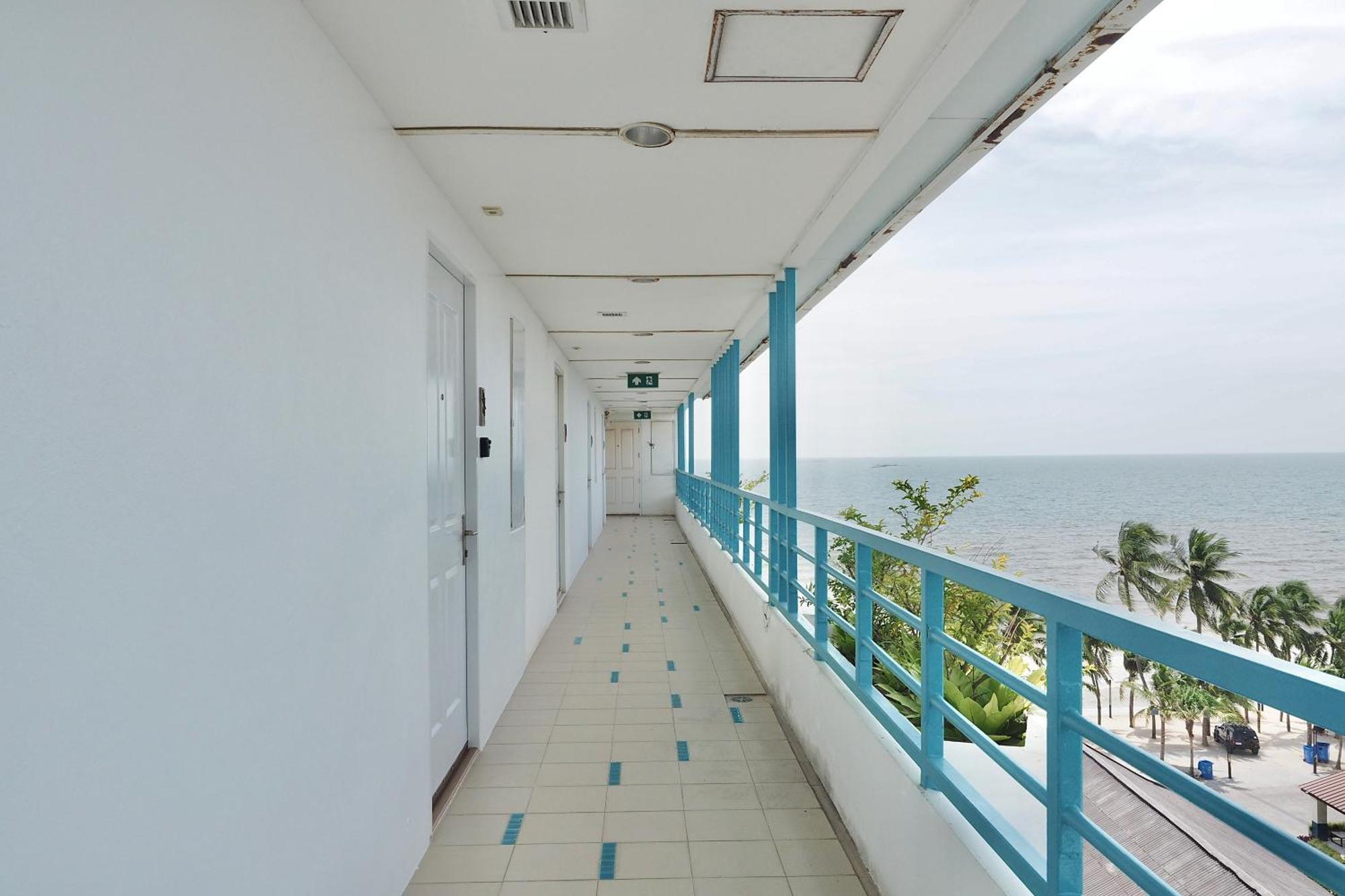 The Beach Bangsaen By Thanthita Next To Wonnapa Beach Free Disney Plus Ngoại thất bức ảnh