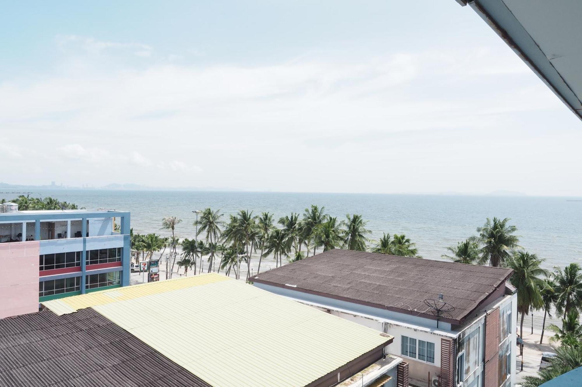 The Beach Bangsaen By Thanthita Next To Wonnapa Beach Free Disney Plus Ngoại thất bức ảnh