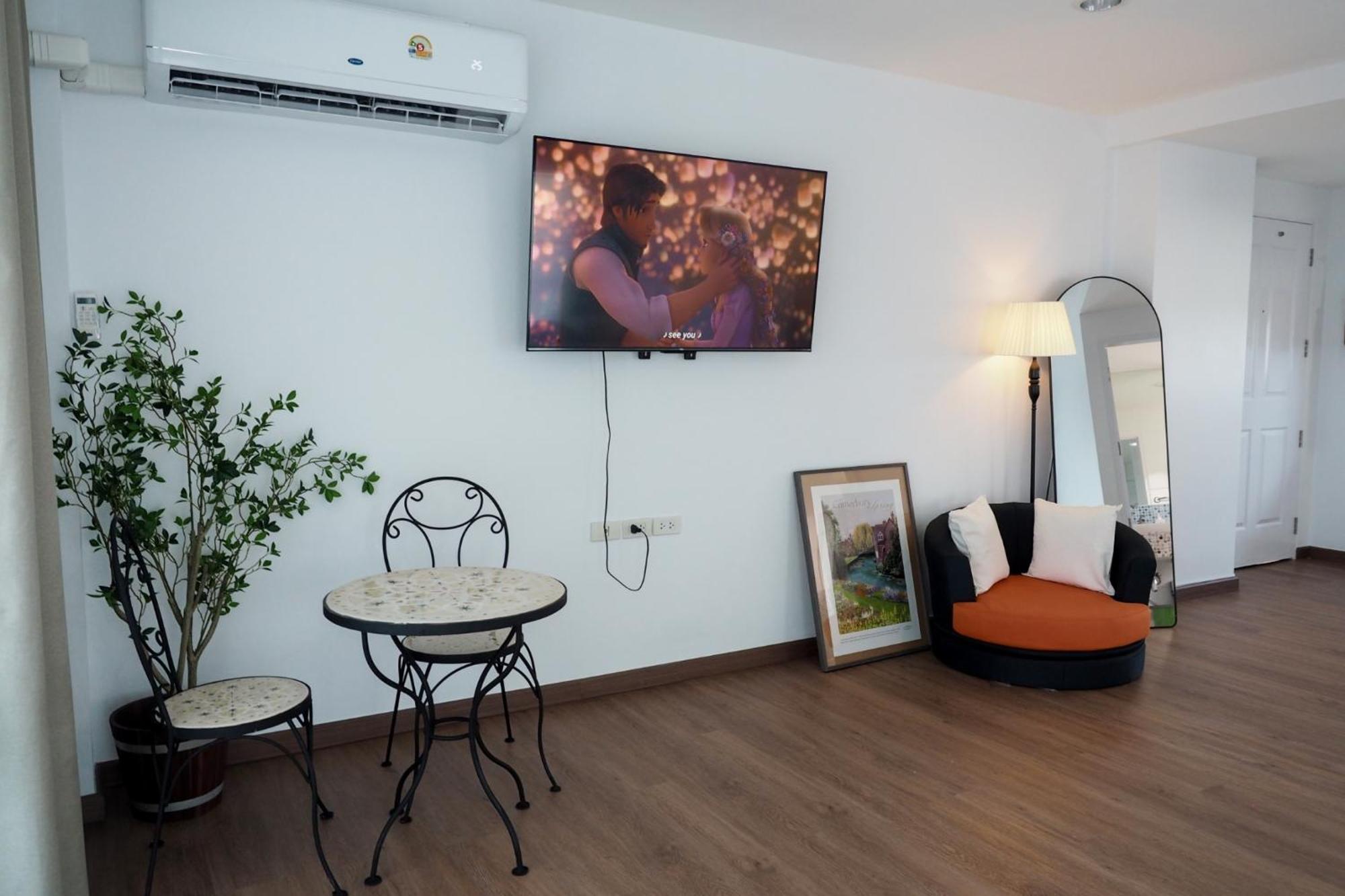 The Beach Bangsaen By Thanthita Next To Wonnapa Beach Free Disney Plus Ngoại thất bức ảnh